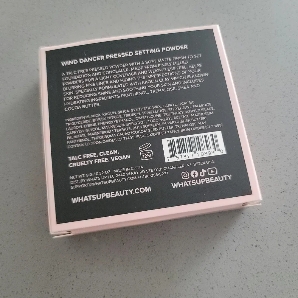 Whats Up Beauty - Wind Dancer Pressed Setting Powder - Light NIB